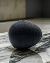 Load image into Gallery viewer, The Bloom Noir Vase