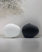 Load image into Gallery viewer, The Bloom Noir Vase