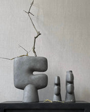 Load image into Gallery viewer, Tribal Vase, Medio - Dark Grey