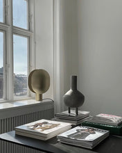 Load image into Gallery viewer, Clam Table Lamp - Brass