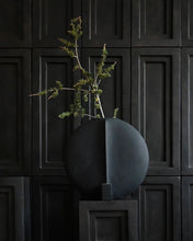 Load image into Gallery viewer, Guggenheim Vase, Big