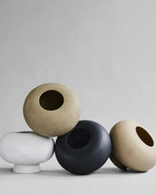 Load image into Gallery viewer, Kabin Vase, Dezato - Sand