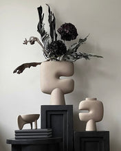 Load image into Gallery viewer, Tribal Vase, Medio - Sand