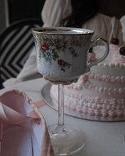 Load image into Gallery viewer, Flying Cup