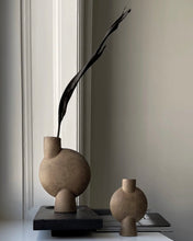 Load image into Gallery viewer, Sphere Vase Bubl, Medio - Ocher
