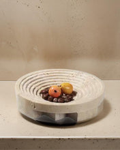 Load image into Gallery viewer, Qartage Round Tray