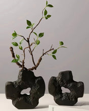 Load image into Gallery viewer, The Moon Rock Vase